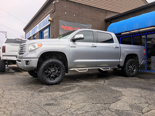 2017 Toyota Tundra with 3.5 inch Rough Country lift and 33 inch BF Goodrich All Terrain TA/KO2 tires 
